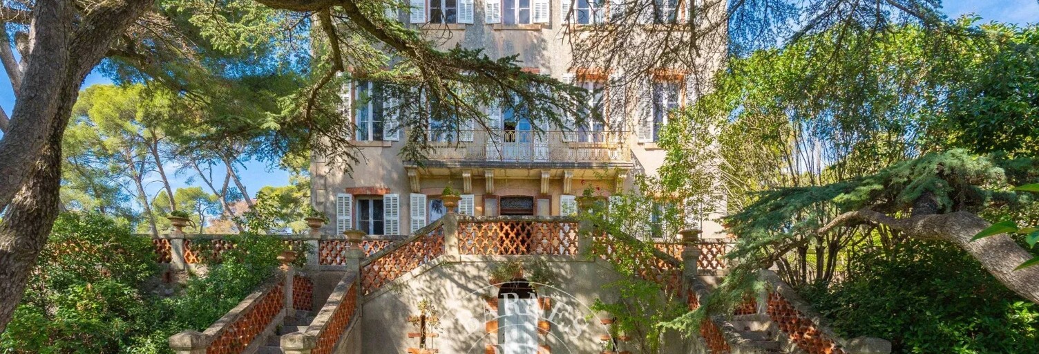 Maison 16 Pièces  m² à vendre à Cassis (13260)