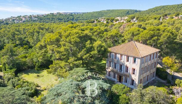 Propri&eacute;t&eacute; 16 pièces  à vendre Cassis 13260