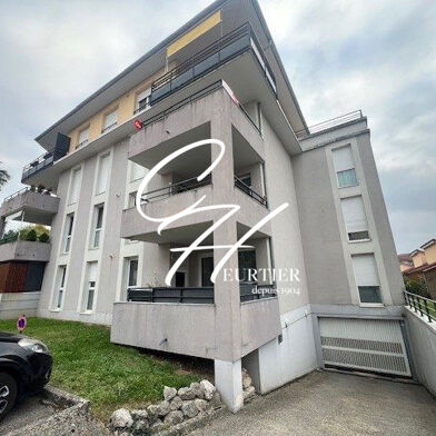 Appartement 3 pièces 780 €