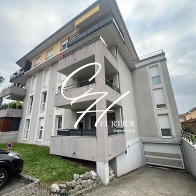 Appartement 3 pièces 780 €