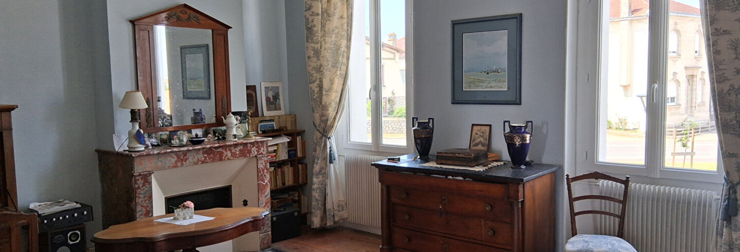 Maison 8 Pièces 177 m² à vendre à Pauillac (33250)