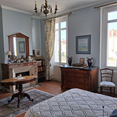 Maison 8 pièces 250000 €