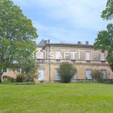 Appartement 9 pièces 333000 €