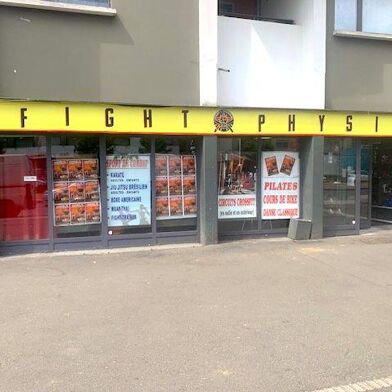 Commerce  2000000 €