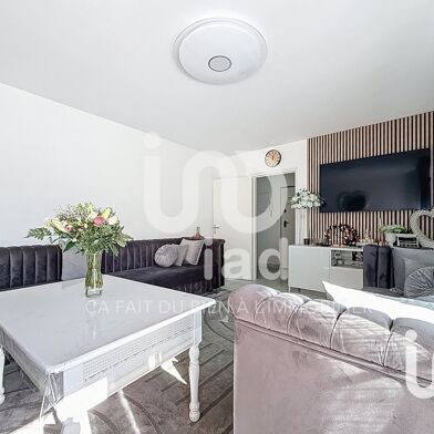 Appartement 4 pièces 180000 €