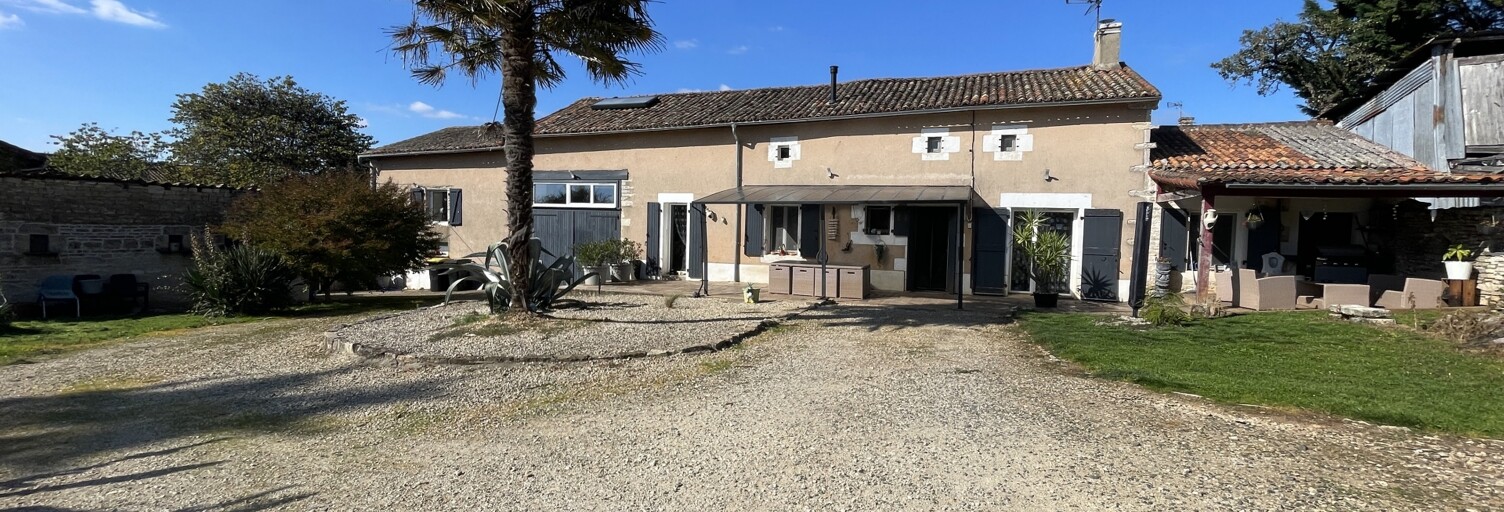 Maison 7 Pièces 199 m² à vendre à Brux (86510)