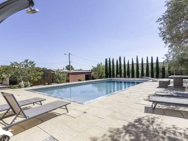 Villa de 10 pièces principales — photo du bien