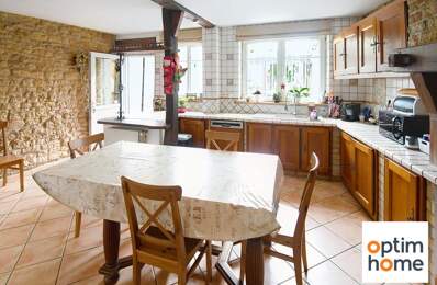 BELLE MAISON DE VILLAGE 200M2 - TERRAIN 6 ARES - GRAND GRENIER AMENAGEABLE DE 110M2 - 2 GARAGES 4 VOITURES — photo du bien