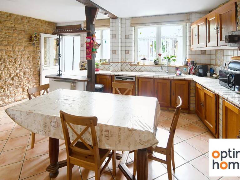 BELLE MAISON DE VILLAGE 200M2 - TERRAIN 6 ARES - GRAND GRENIER AMENAGEABLE DE 110M2 - 2 GARAGES 4 VOITURES — photo 1