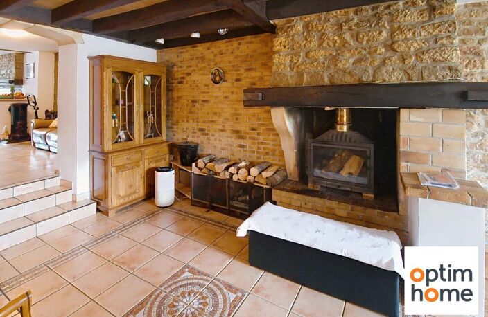 BELLE MAISON DE VILLAGE 200M2 - TERRAIN 6 ARES - GRAND GRENIER AMENAGEABLE DE 110M2 - 2 GARAGES 4 VOITURES — photo 3