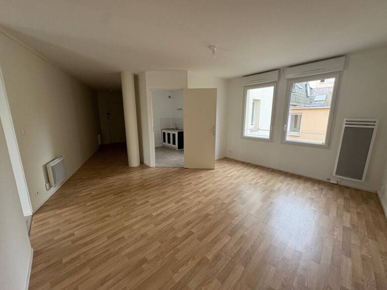 Leasing Appartement 3  pièces 65 m² La Châtre — photo 1