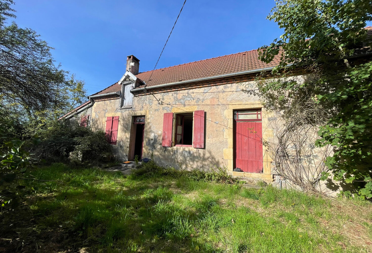 Maison de caracrtere avec Grand Terrain – CERCY-LA-TOUR (NIÈVRE) — photo 1