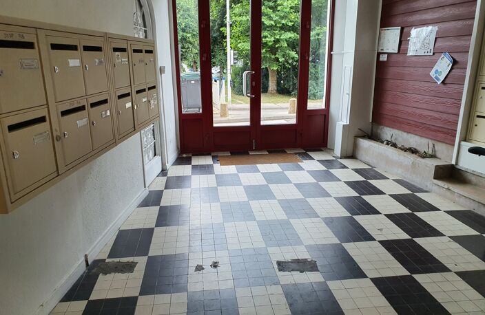 Dpt Vosges (88), à vendre CONTREXEVILLE ENSEMBLE de 7 STUDIOS/CHAMBRES dans résidence avec ascenseur quartier thermal — photo 2