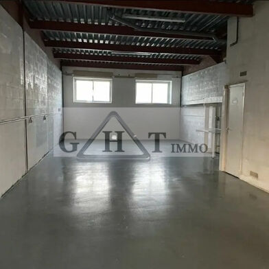 Local industriel  390000 €