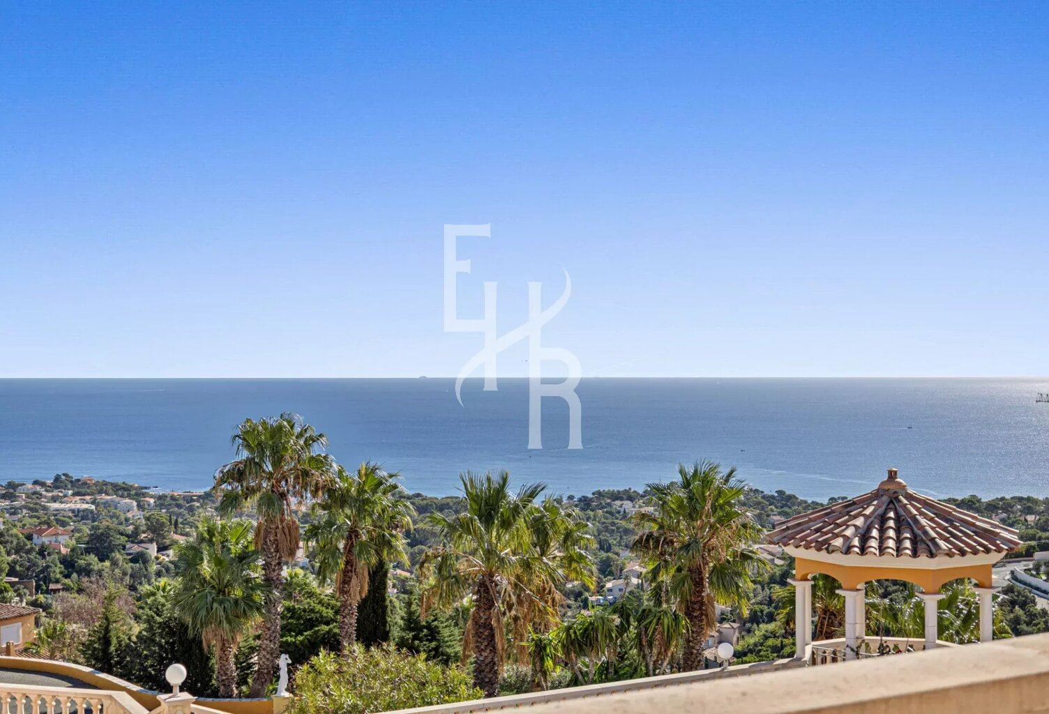 Propriété d' exception vue panoramique mer à Roquebrune sur argent — photo 1