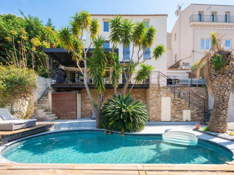 Villa Corniche Kennedy Roucas Blanc Marseille 13007 — photo 1