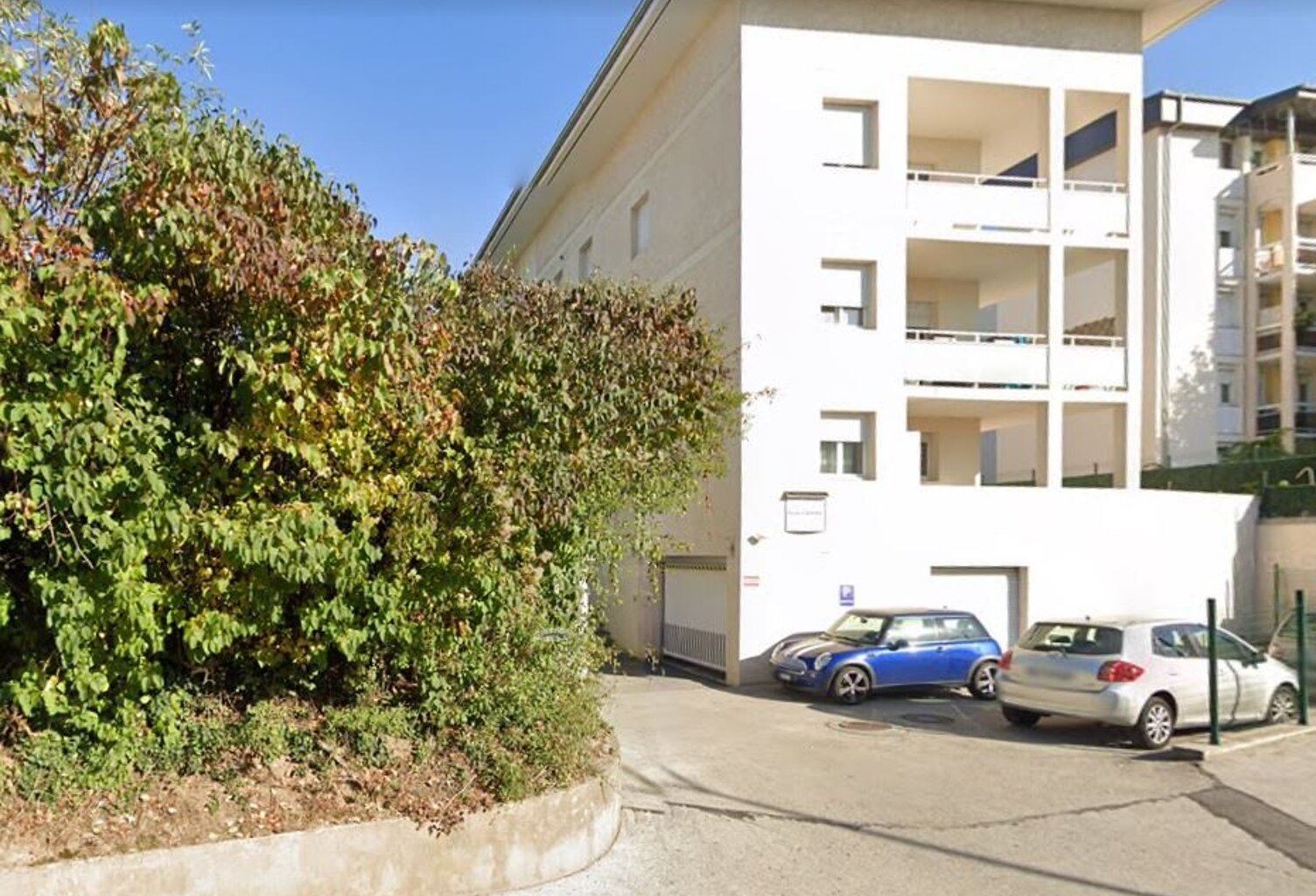 Appartement T4 dans petit immeuble récent — photo 1
