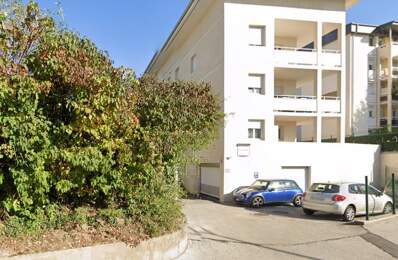 Appartement T4 dans petit immeuble récent — photo du bien