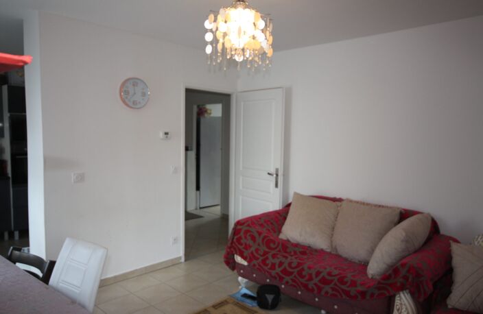 Appartement T4 dans petit immeuble récent — photo 3