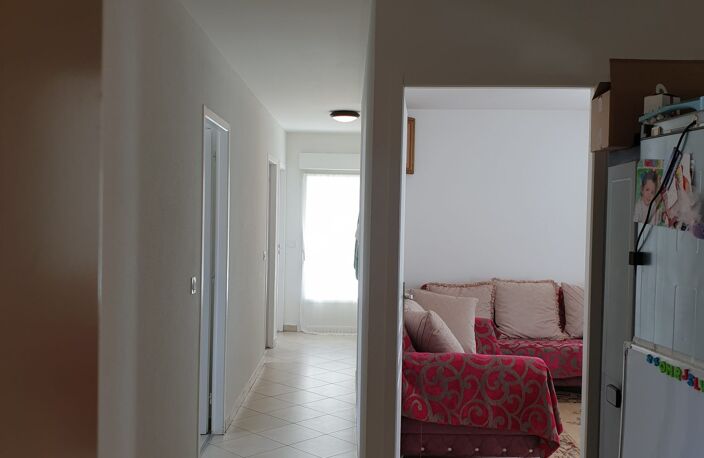 Appartement T4 dans petit immeuble récent — photo 4