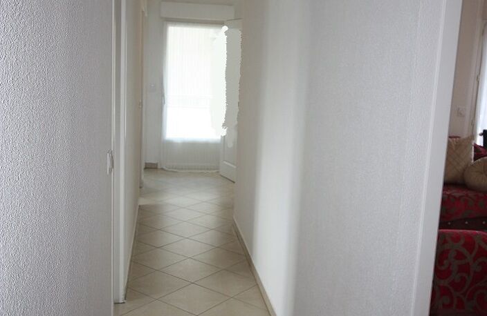 Appartement T4 dans petit immeuble récent — photo 5