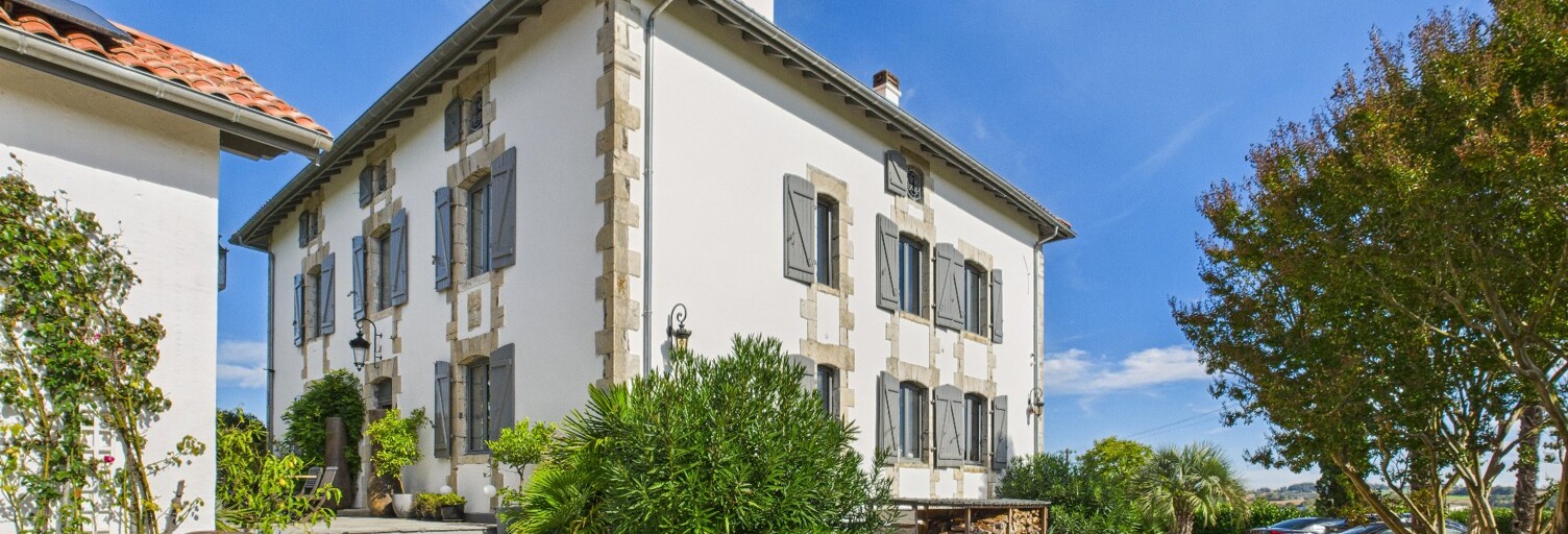 Maison 11 Pièces 410 m² à vendre à Guiche (64520)