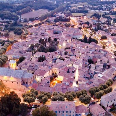 Commerce  400000 €