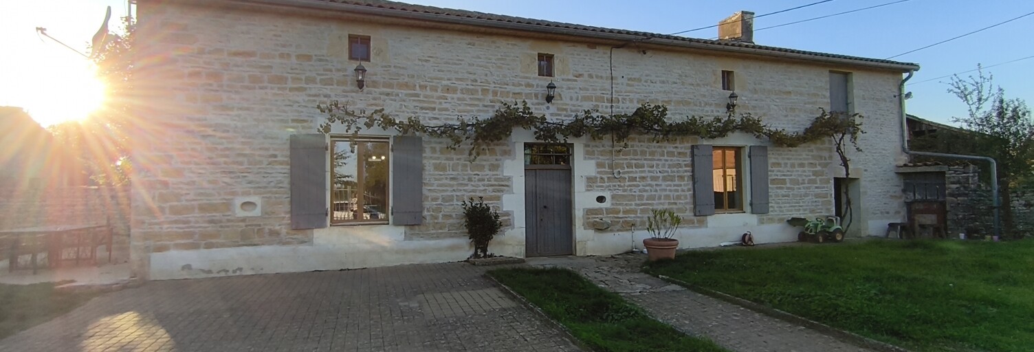 Maison 5 Pièces 161 m² à vendre à Sainte-Soline (79120)