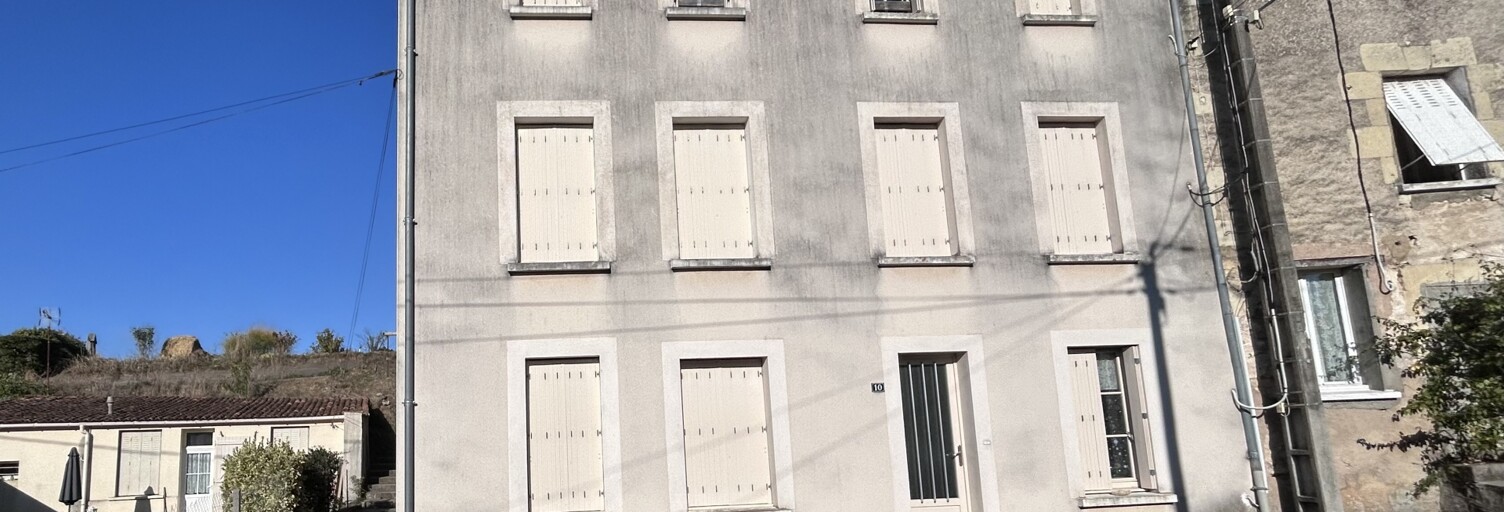 Immeuble  158 m² à vendre à Saint-Jean-de-Thouars (79100)