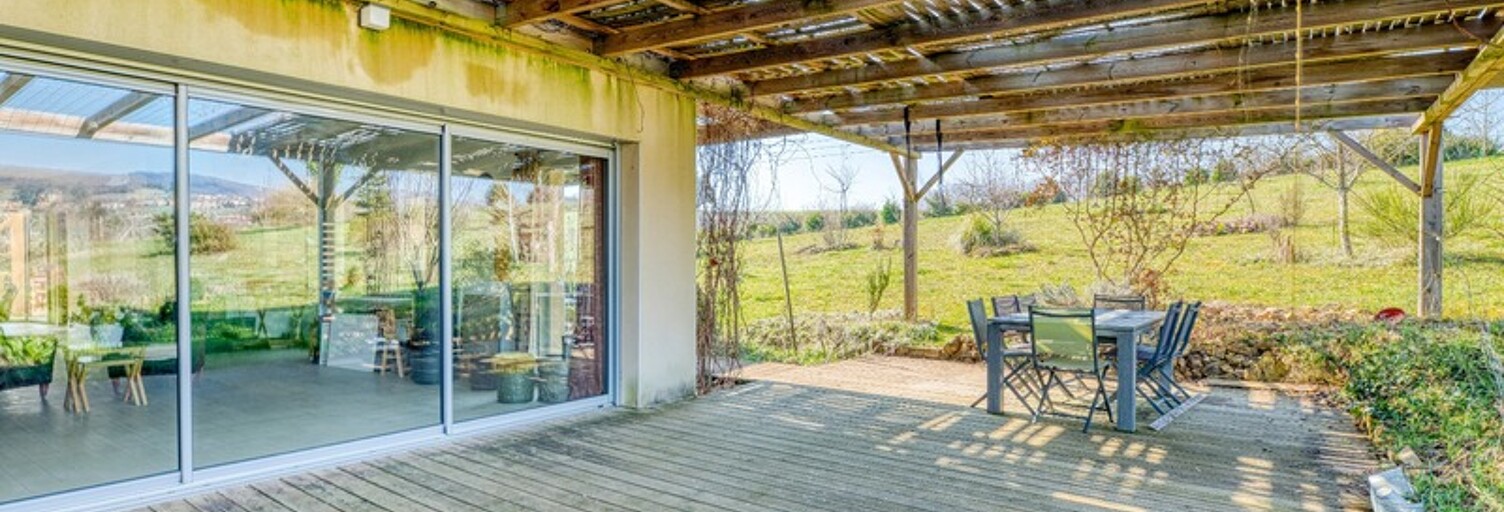 Maison 10 Pièces 213 m² à vendre à Lacenas (69640)