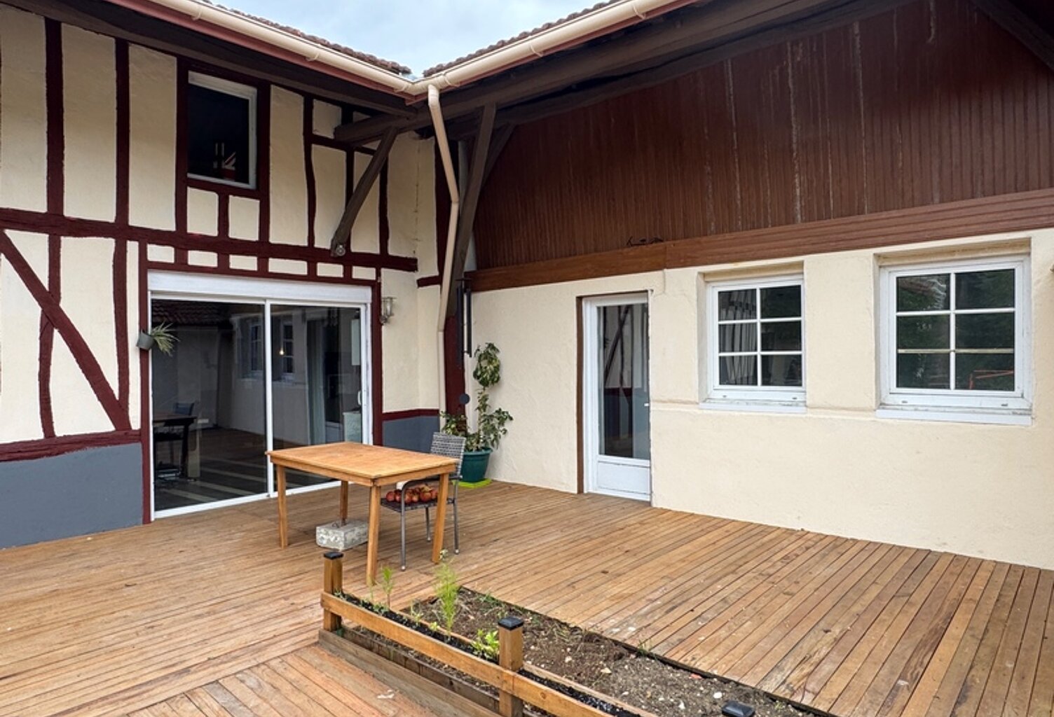 ENSEMBLE IMMOBILIER AU BEAU POTENTIEL — photo 1