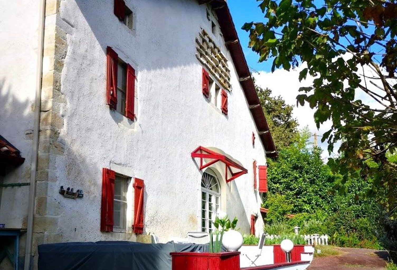 Propriété atypique avec plusieurs logements — photo 1