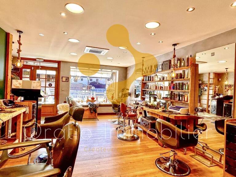 Local et fonds de commerce Centre commercial, Coiffeur — photo 1