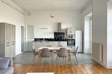 Appartement 3 pièces 890 €