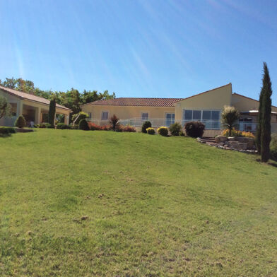 Maison 8 pièces 543400 €