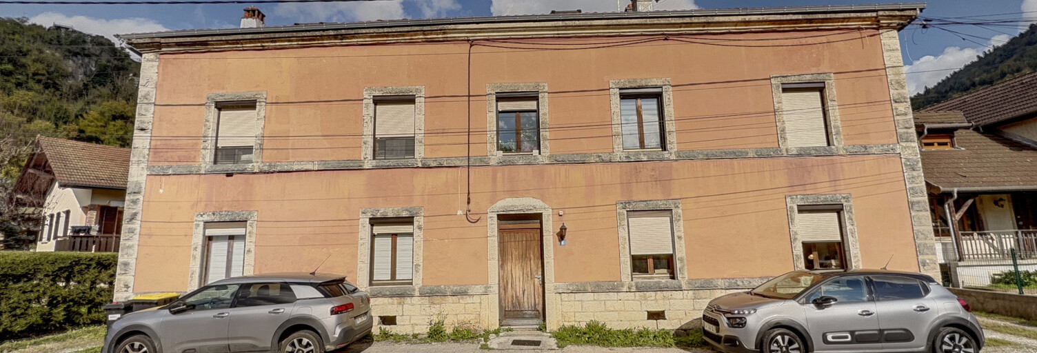 Immeuble  237 m² à vendre à Saint-Hippolyte (25190)