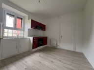 SAINT-HIPPOLYTE - IMMEUBLE AVEC 4 APPARTEMENTS DONT 3 LOUES — photo 2