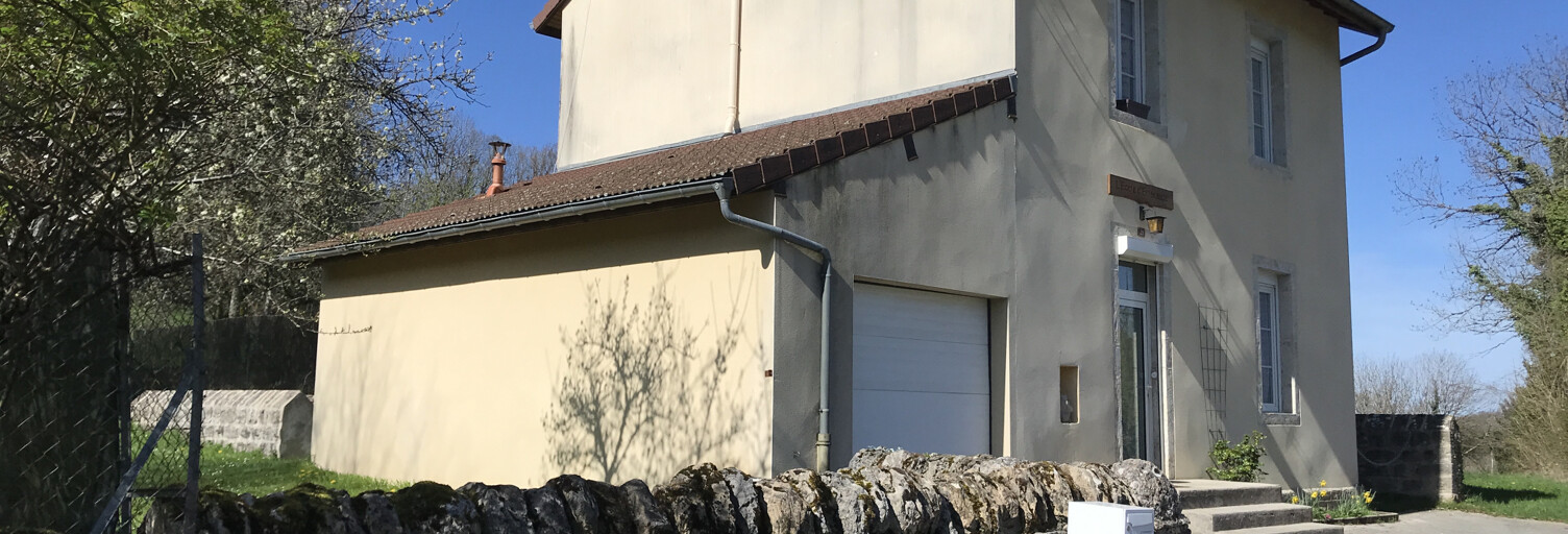 Maison 4 Pièces 81 m² à louer à Cernon (39240)