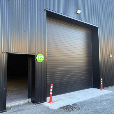 Local industriel  1080 €