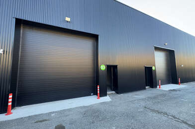 Local industriel  900 €