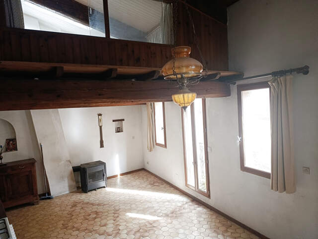 Maison de village avec garage — photo du bien