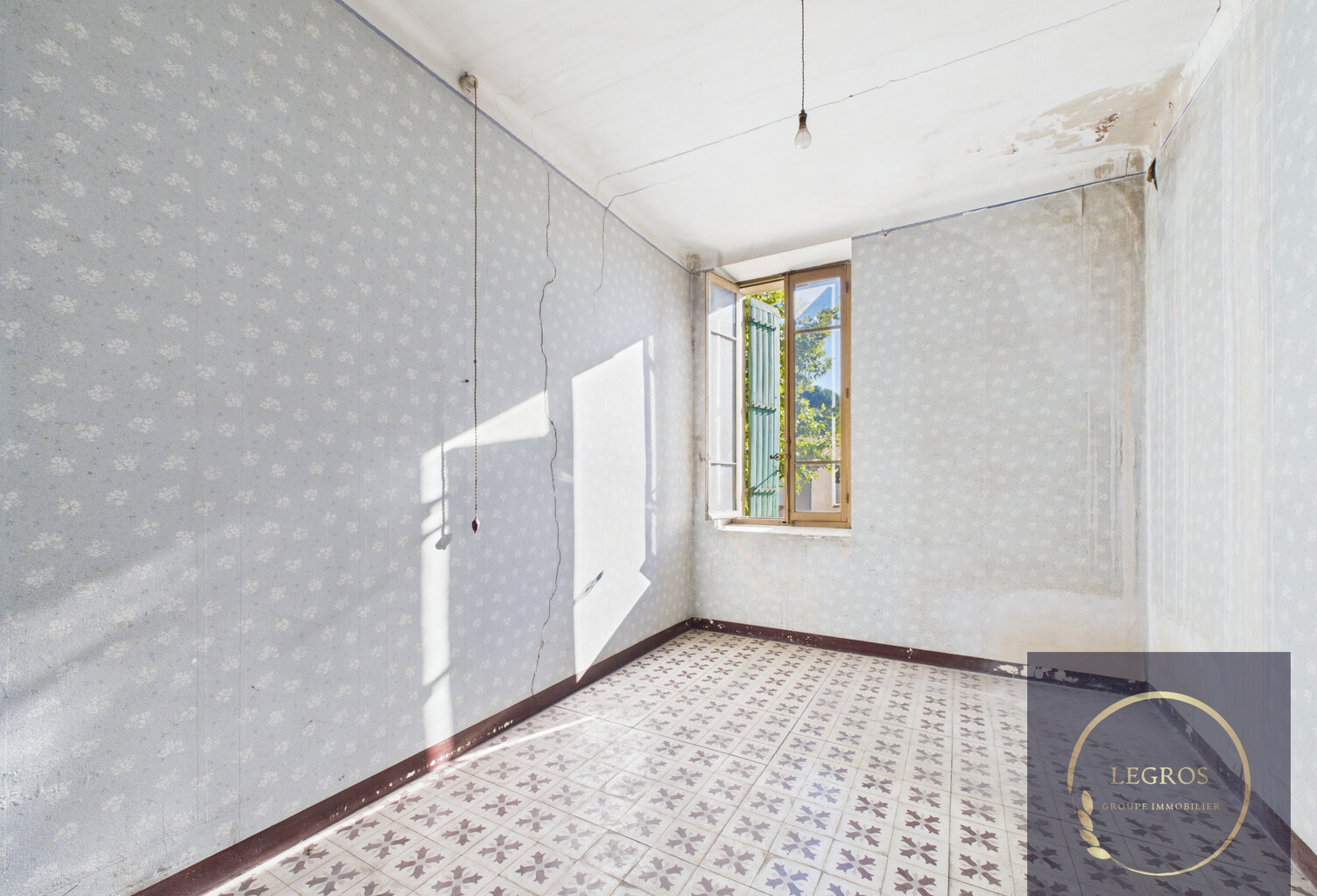 À Châteaurenard, maison de village R+1 avec terrasse et jard — photo 1