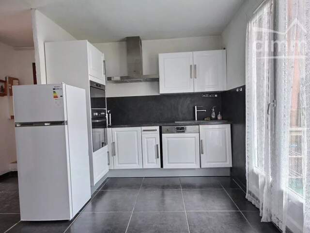 A vendre : VILLARD BONNOT /LANCEY : APPARTEMENT T3 AVEC BALCON E — photo du bien