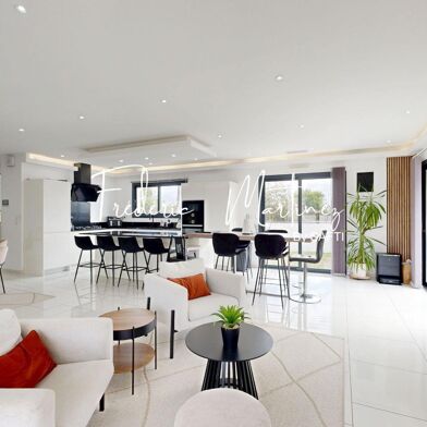 Maison 5 pièces 489750 €