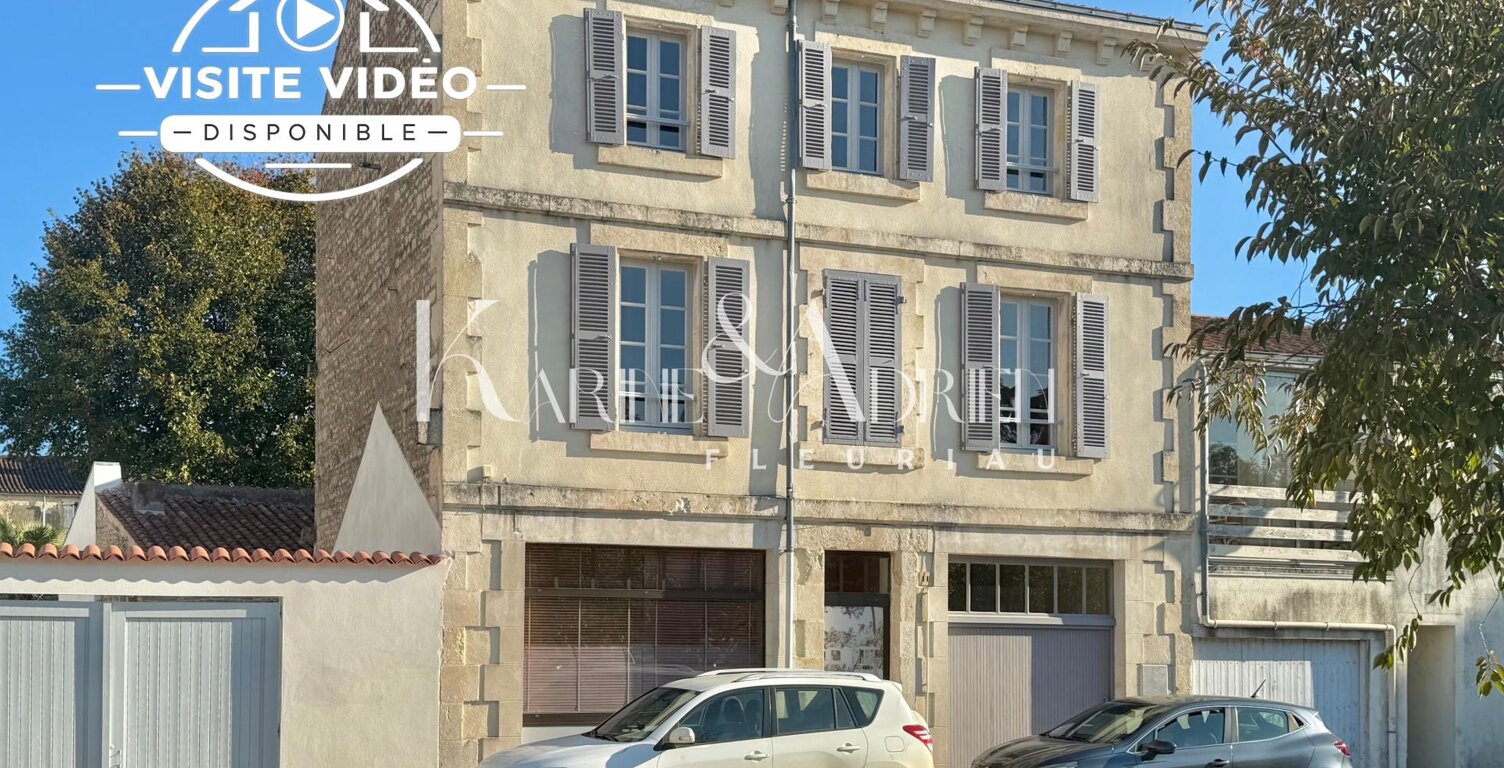 Maison de ville avec garage, dépendance et commerce — photo 1