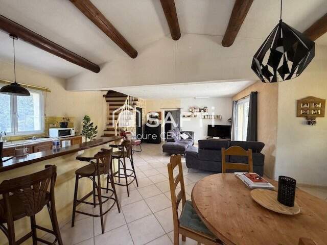 Quartier prisé, pour cette maison de l'an 2000. — photo du bien