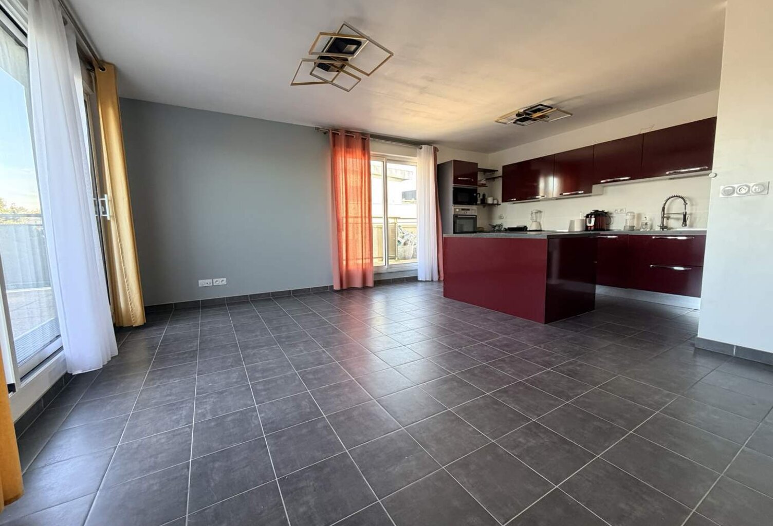 Vente appartement 4 pièces  Tours (37000) — photo 1