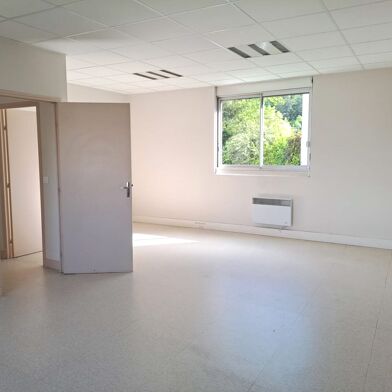 Commerce 24 pièces 316160 €