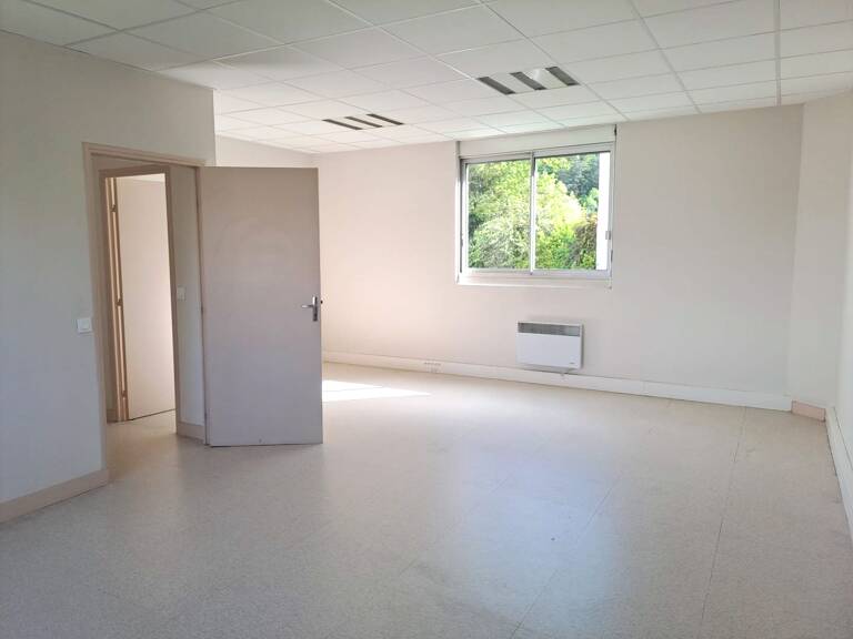 Commerce 24 pièces 268 m² — photo 1