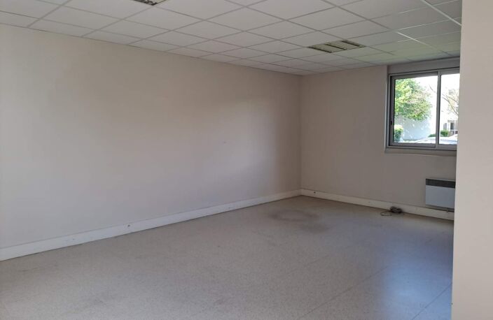 Vente commerce 24 pièces 268 m² Saint-Avertin (37550) — photo 4